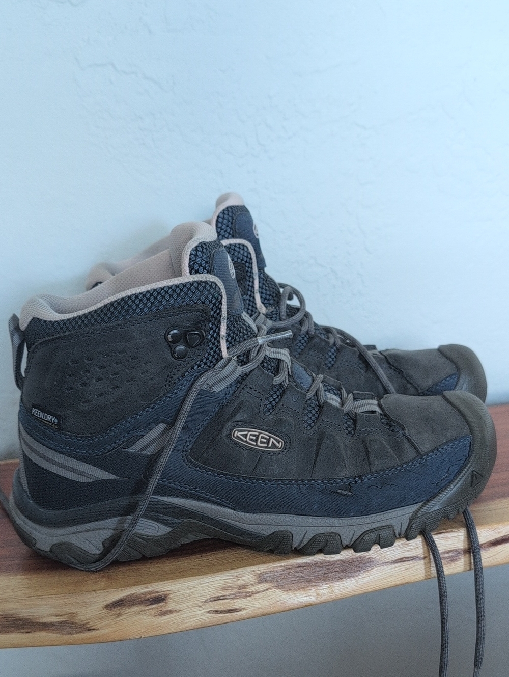 KEEN Targhee Navy Hiking Boots 8.5